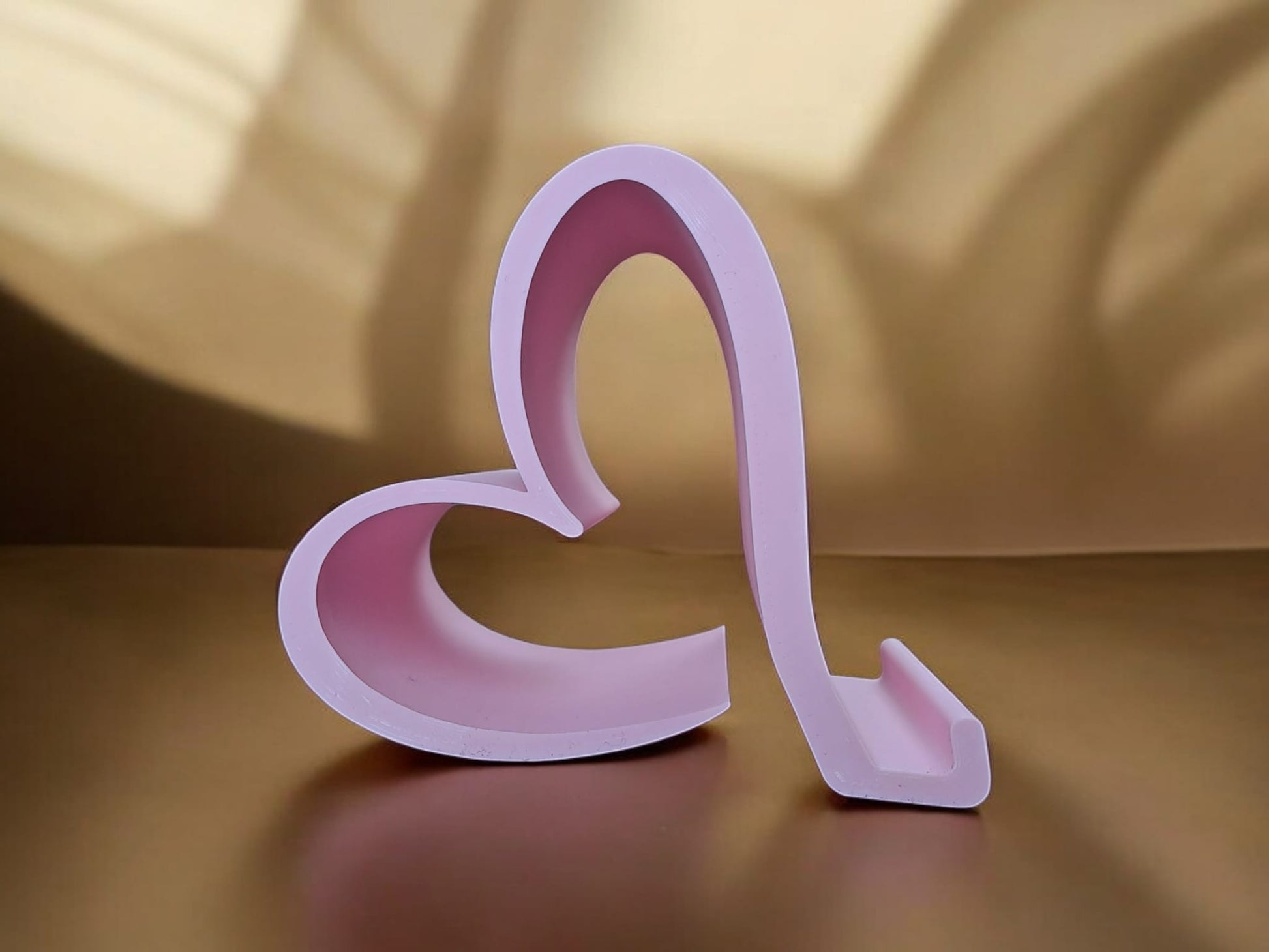 Heart-Shaped Decorative Mobile Stand – Plastic Holder for Desk, Gift & Home Decor